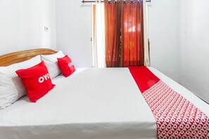 Työpöytä, ilmainen Wi-Fi, vuodevaatteet