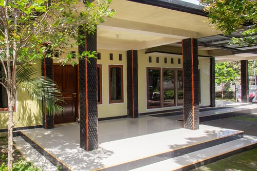 OYO Life 93409 Anugrah House