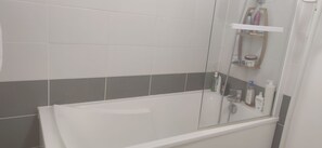 Douche, sèche-cheveux