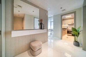 Interior - Placid 1BR at Hamilton Residency Business Bay by Deluxe Holiday Homes (Dubai)