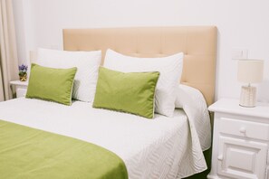 2 soverom, strykejern/-brett, internettilgang og sengetøy