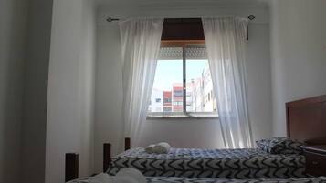 3 bedrooms, WiFi, bed sheets