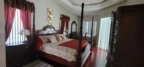 5 bedrooms, iron/ironing board, free WiFi, bed sheets - Gorgeous 5 bedroom home w/ pool. Close to Destin Beaches. No cleaning fee! (Niceville)