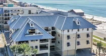 Stunning 3rd Floor Gulf View Luxury Condo! Pool, Hot Tub, Private Balcony. ☀️