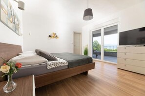 3 bedrooms, in-room safe, iron/ironing board, travel cot - Ema Luxury Villa (Risika)