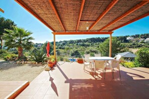 屋外ダイニングエリア