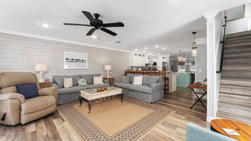 Smart TV, books, stereo