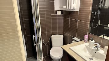 Dusche, Haartrockner, Bidet