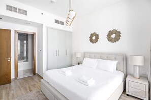 1 bedroom, individually decorated, iron/ironing board, free WiFi - WelHome - Cozy 1BR Apt. in Al Habtoor City Partial Sea View (Dubai)
