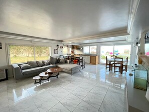 Living area - Dar Riahi Ras Jbal (Ras Jebel)