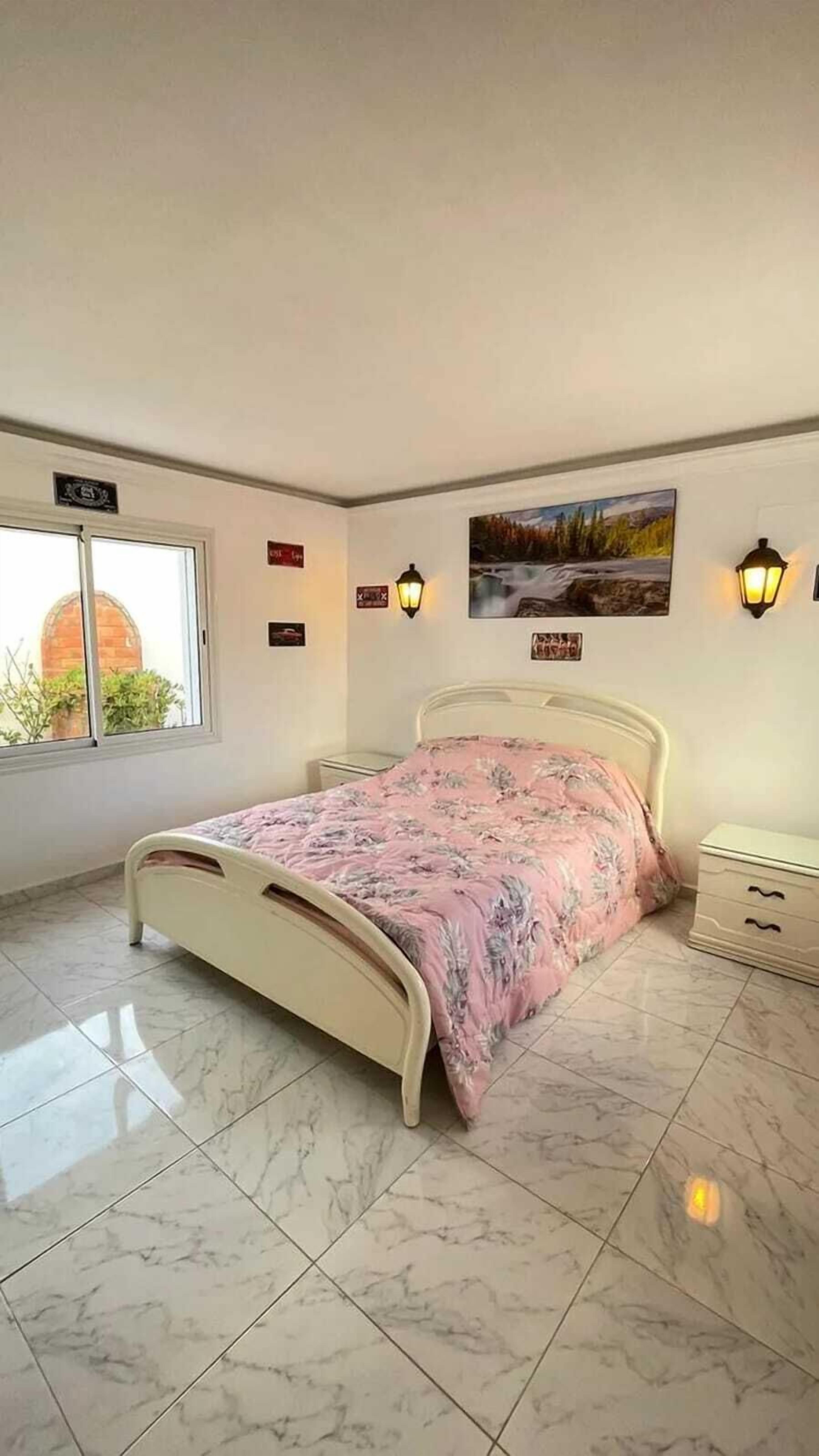 Biệt thự dành cho gia đình | 4 phòng ngủ, bộ trải giường 