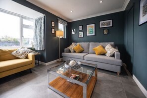 Smart TV - Stylish 2 bed, pet-friendly coastal retreat (Braunton)