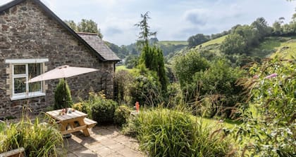 Dog friendly rural retreat with countryside views