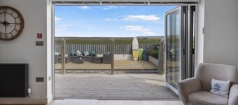 Luxury 4 bed beachside home with coastal views