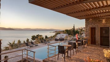 Biệt thự dành cho gia đình | Hiên