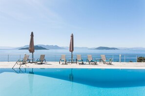 Private pool - Zefis Villa Aegina (Aegina)