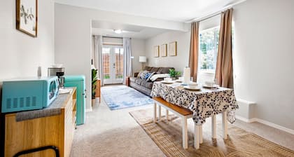 Charming Suite In Great Location near everything!