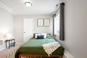 1 bedroom, desk, iron/ironing board, free WiFi