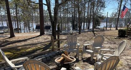 Quiet Secluded Lakeside Home on Fishing Creek of Clarks Hill Lake.
