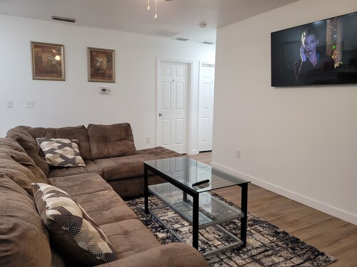 Home [5B/2B]: one unit of a duplex near FSU-2 [126]