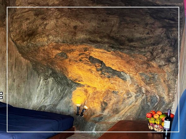 Comfort Villa | 2 bedrooms, in-room safe, cribs/infant beds, free WiFi