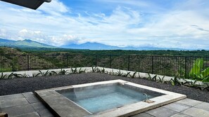 Deluxe Suite | Terrace/patio - Destino Hotel & Hot Spring (Fortuna)