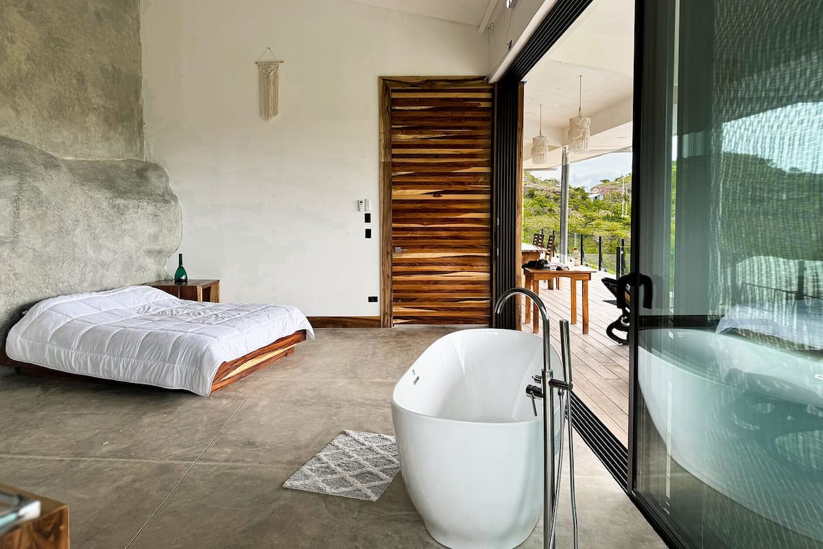 Comfort Villa | 2 bedrooms, free WiFi, bed sheets