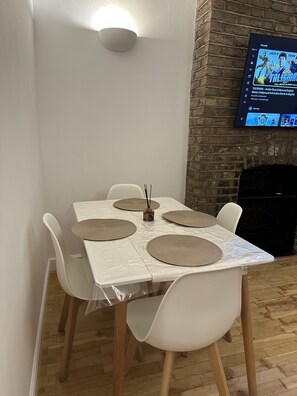 Dining - Inviting 1-bed Flat in Islington (London)