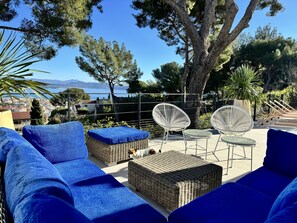 Terrace/patio - Villa Contemporaine Avec Piscine Dominant la Baie de La Ciotat (La Ciotat)