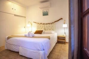 6 bedrooms, iron/ironing board, travel cot, WiFi