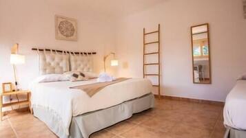 6 makuuhuonetta, silitysrauta/-lauta, vauvan matkasänky, Wi-Fi