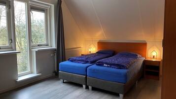 6 bedrooms, iron/ironing board, free WiFi, bed sheets