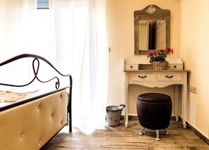 3 bedrooms, iron/ironing board, travel crib, free WiFi