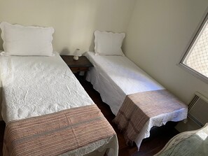 2 quartos, ferros/tábuas de passar roupa, Wi-Fi, roupa de cama