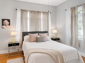 2 bedrooms, iron/ironing board, free WiFi, bed sheets