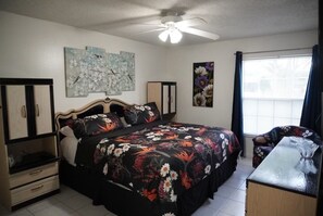 3 habitaciones, escritorio, tabla de planchar con plancha y wifi gratis 
