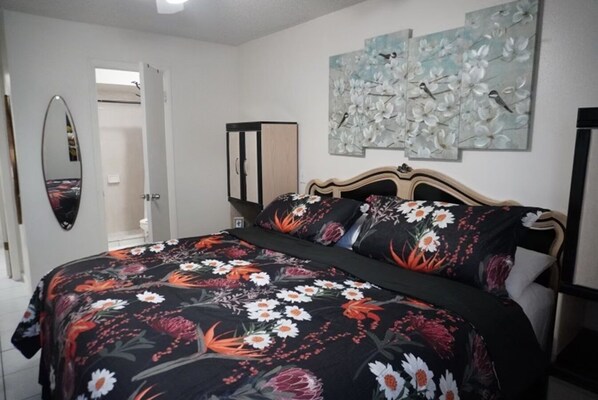 3 chambres, bureau, fer et planche à repasser, Wi-Fi gratuit