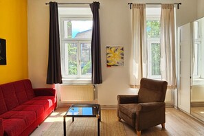 Smart TV, books, stereo - Yellow Palm - gemütlich, zentral  mit Grünblick (Wien)