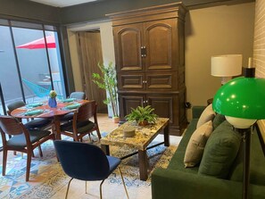 Living area - Hotel Puerta Roja Reforma  (Mexico City)