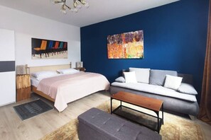 Smart TV, libros y estéreo