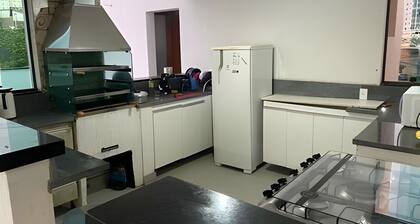 Suite 1 · SuĂte ConfortĂĄvel 3 Camas Solteiro + 1 Auxiliar I