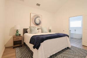 3 chambres, fer et planche à repasser, lit parapluie, Wi-Fi gratuit