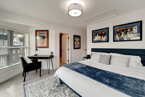 3 habitaciones, escritorio, tabla de planchar con plancha y wifi 