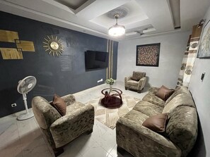 Smart TV - Cosy Appartments Meubles Aux Ngor, Almadies  (Dakar)