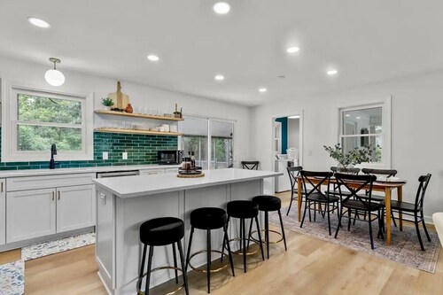 Location is a golfer's paradise and less than 10min from downtown Pinehurst!
