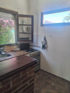 Microwave, oven - Cómoda casa en Piriapolis p/4 personas a 4 cuadras de la playa y a 1 de un super (Piriápolis)