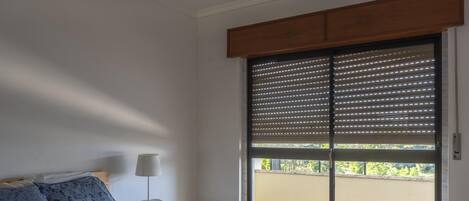 4 bedrooms, WiFi, bed sheets