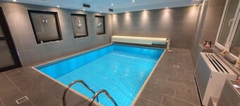 Vacation apartment+indoor pool 28-30°/garden/terrace