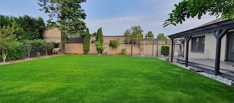 Ferienwohnung+Schwimmbad/Garten/Terasse/Spielplatz