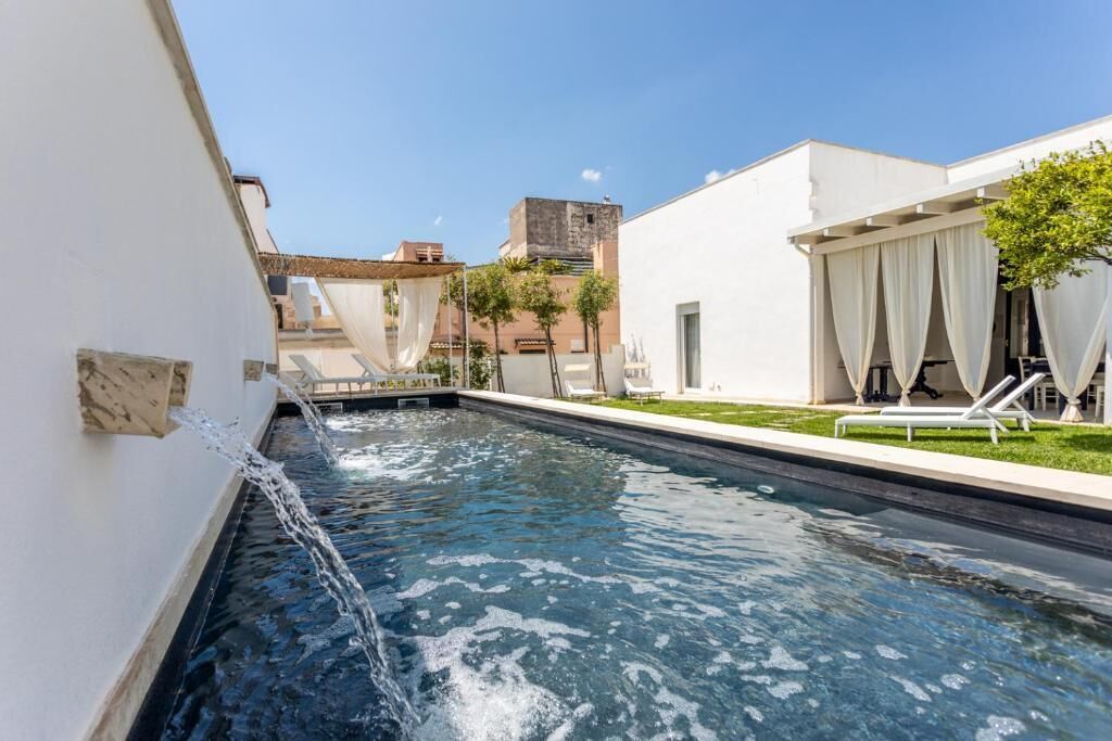 Outdoor pool, sun loungers